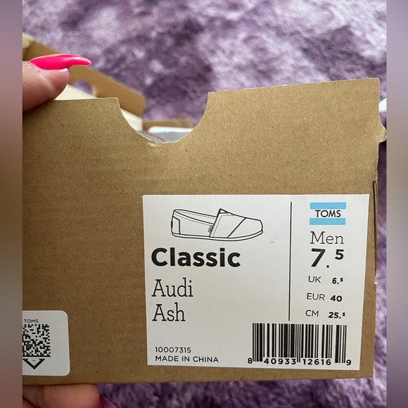 TOMS X AUDI Limited Edition Classic Slip On Ash Gray Unisex 7.5 Men 9 Women NIB - Picture 4 of 5